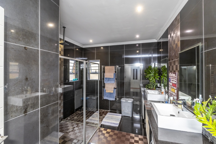 6 Bedroom Property for Sale in Dorchester Heights Eastern Cape